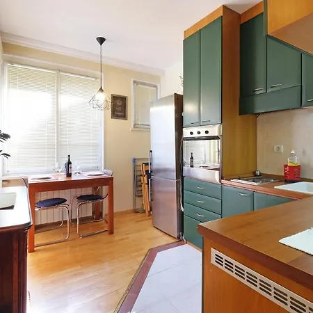 Paradise Starry Suite-city Center * Belgrade